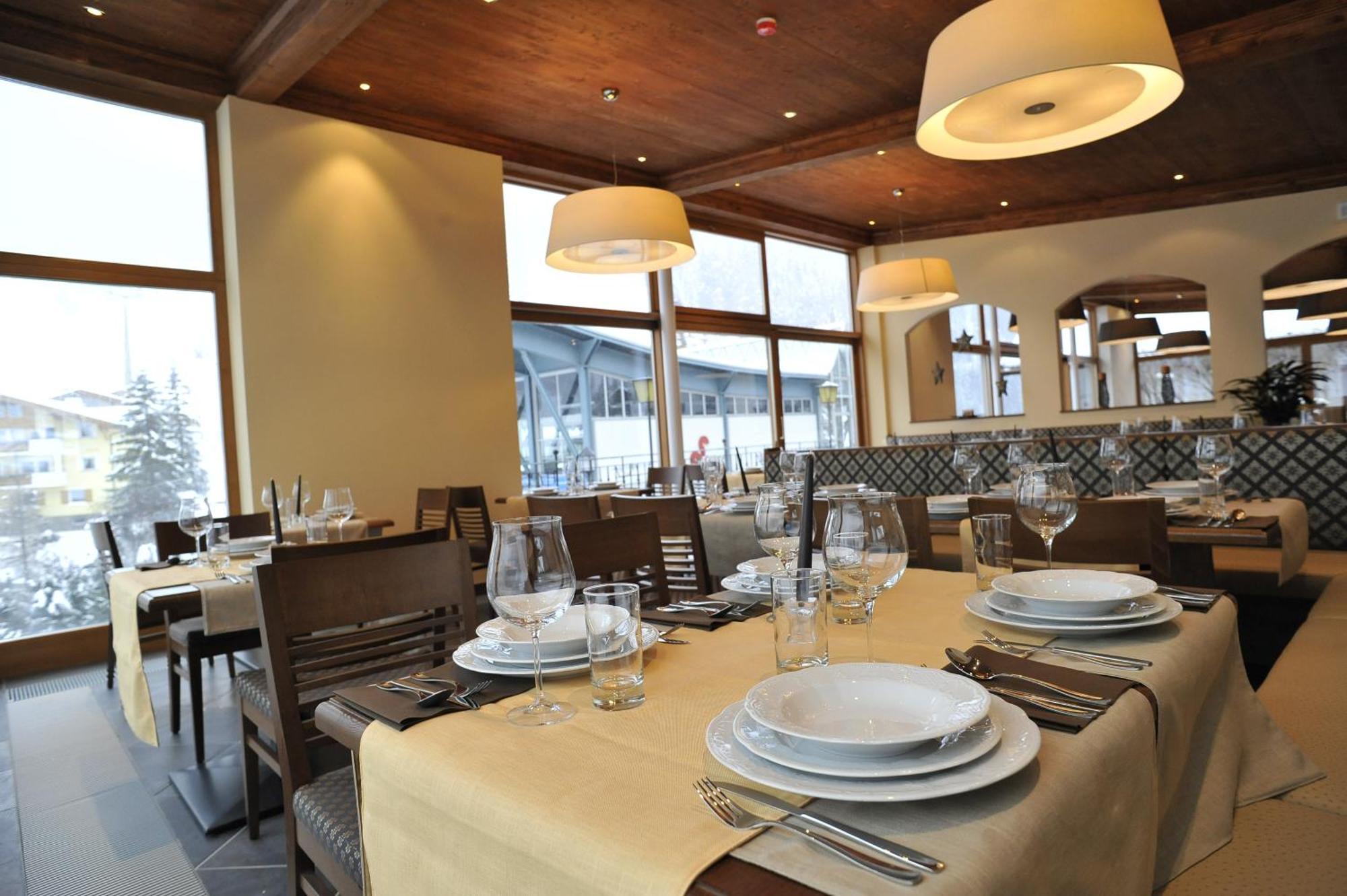 Hotel Europa Dolomites Selva di Val Gardena Exterior foto